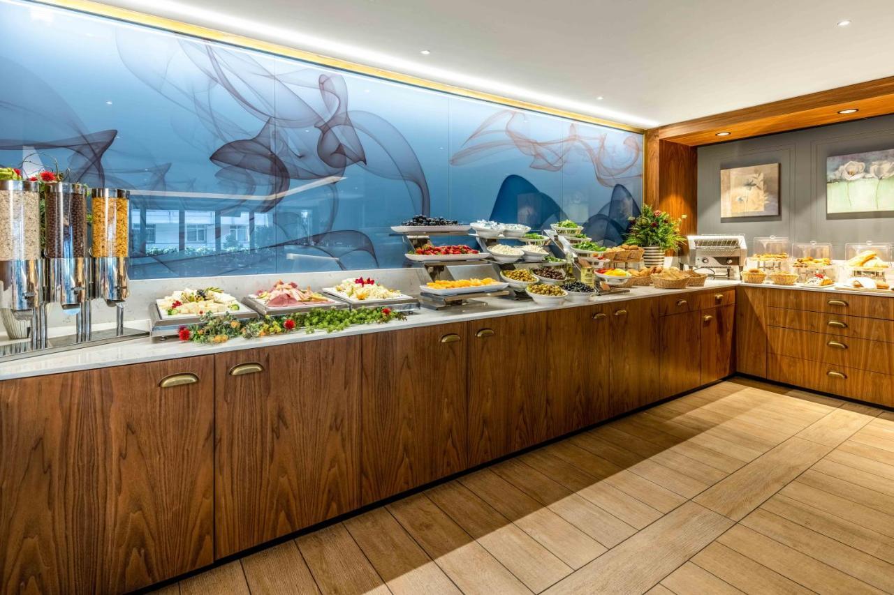 Tzl Suites Hotel Nisantasi Stambuł Zewnętrze zdjęcie The buffet at the lounge