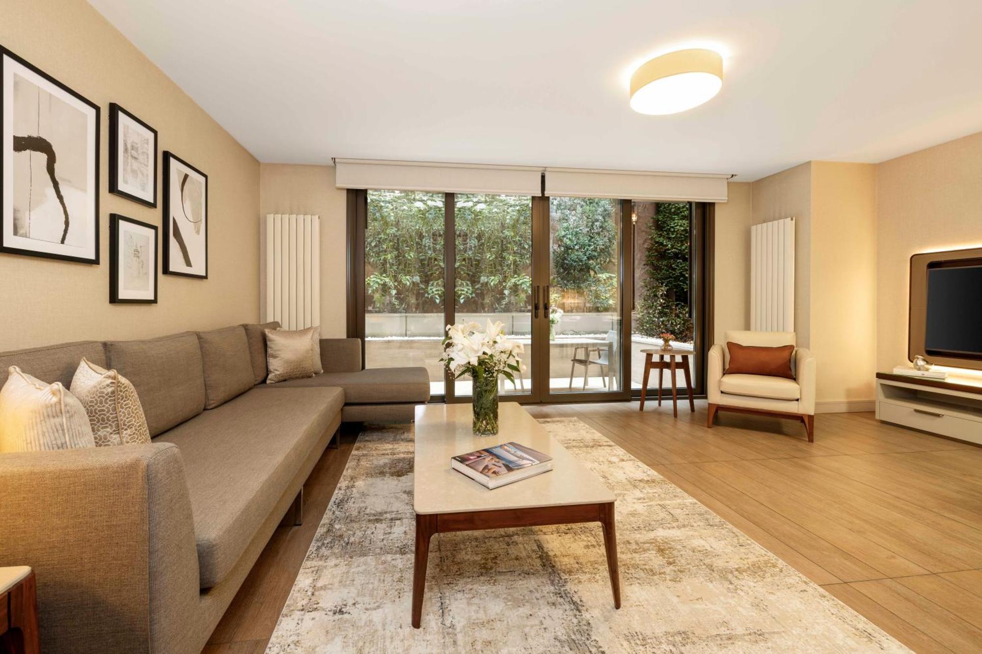 Tzl Suites Hotel Nisantasi Stambuł Zewnętrze zdjęcie A staged living room